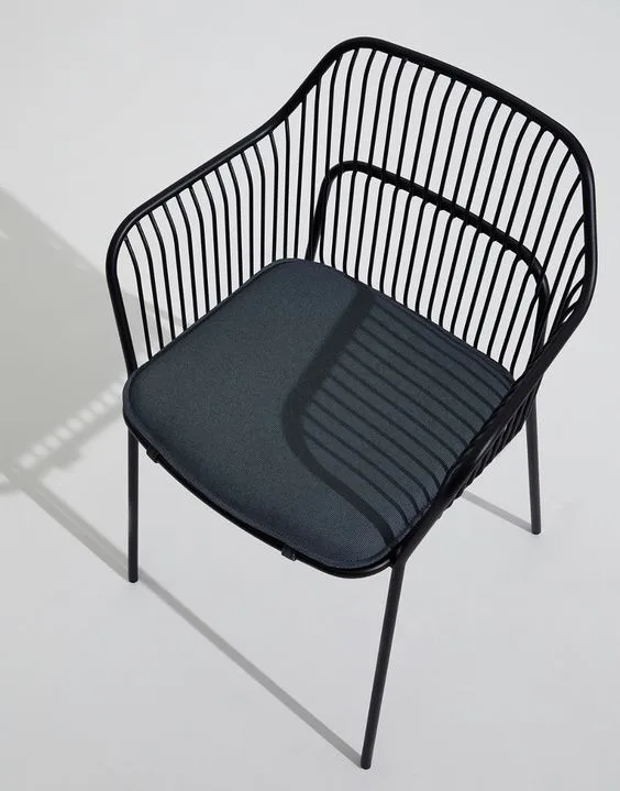 Outdoor Cafe Chair 02 — Venus Creatives