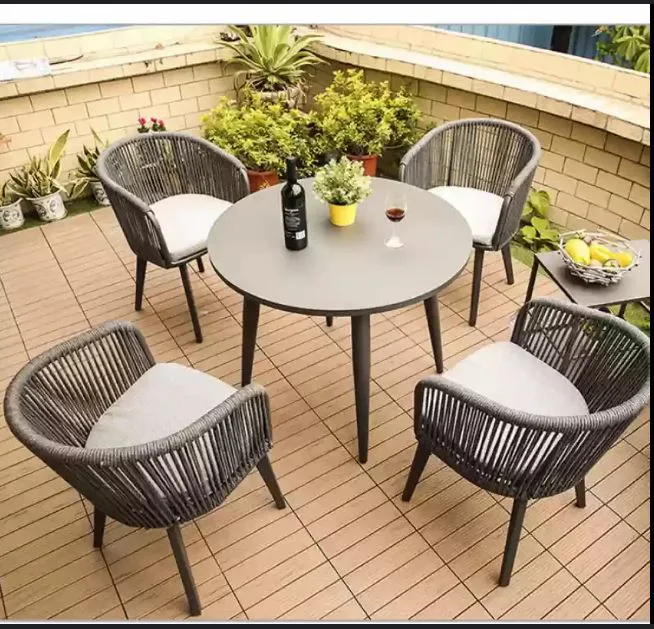 Outdoor Cafe Seating 03 — Venus Creatives