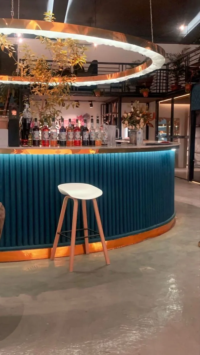Bar Counter 18 — VCBAR0018COU